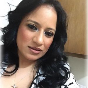 Meet your Posher, Corina